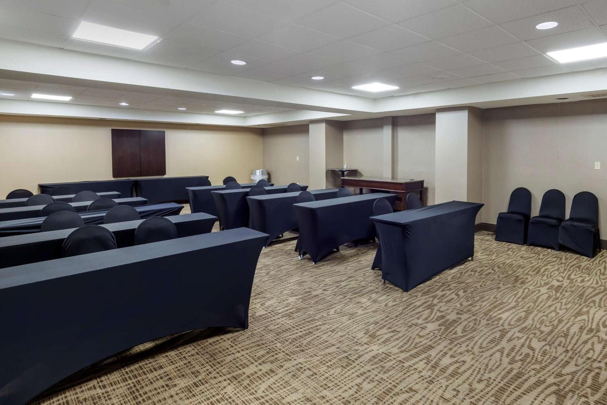 Comfort Inn University Durham - Chapel Hill Buitenkant foto