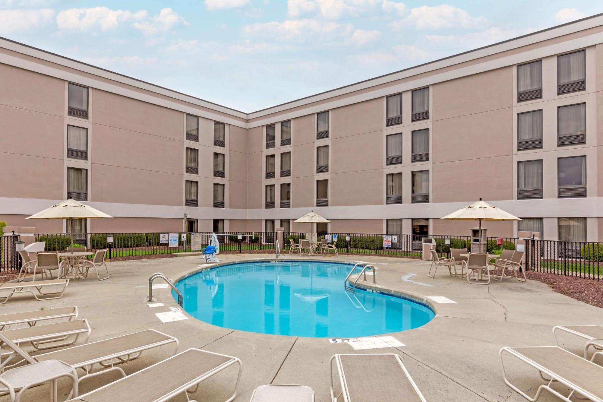 Comfort Inn University Durham - Chapel Hill Buitenkant foto
